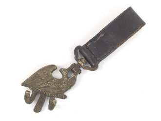 Trommelhaken Reichswehr und frühe Wehrmacht aus Messing. getragen, guter Zustand, Gesamthöhe mit Koppelschlaufe 18cm