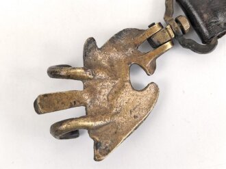 Trommelhaken Reichswehr und frühe Wehrmacht aus Messing. getragen, guter Zustand, Gesamthöhe mit Koppelschlaufe 18cm