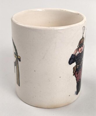1. Weltkrieg, Tasse für ein Kind, Hersteller Villeroy & Boch. Guter Zustand, Höhe 8,5cm