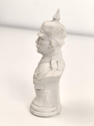 Kaiserreich und 1. Weltkrieg, kleine Büste Darstellend Kaiser Wilhelm II. Bisquitporzellan, Höhe 12cm, unbeschädigt