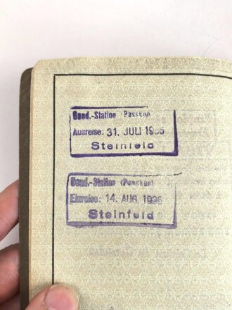 Feldpost / Post und Ausweise eines Angehörigen Feldpost Nummer 18888 " Landesschützen-Bataillon 582"