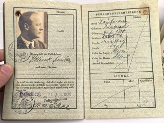 Feldpost / Post und Ausweise eines Angehörigen Feldpost Nummer 18888 " Landesschützen-Bataillon 582"