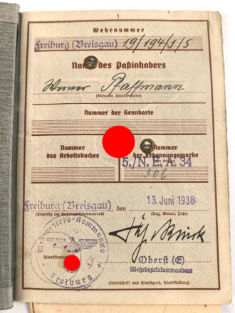 Soldbuch, Wehrpaß und Feldpost eines Sanitäters
