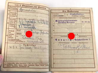 Soldbuch, Wehrpaß und Feldpost eines Sanitäters