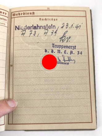 Soldbuch, Wehrpaß und Feldpost eines Sanitäters