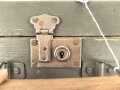 Gewaltiges Konvolut Feldpost / Post eines Soldaten. Viele hundert Belege in einem Holzkoffer, dieser vermutlich aus der Kriegsgefangenschaft.