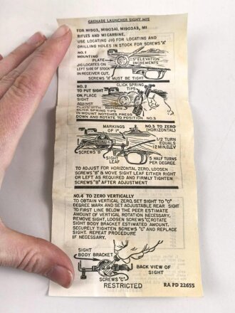 U.S.Army WWII Case Carrying with sight and instructions, grenade launcher M15