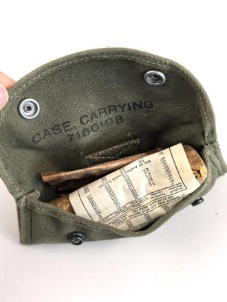 U.S.Army WWII Case Carrying with sight and instructions, grenade launcher M15