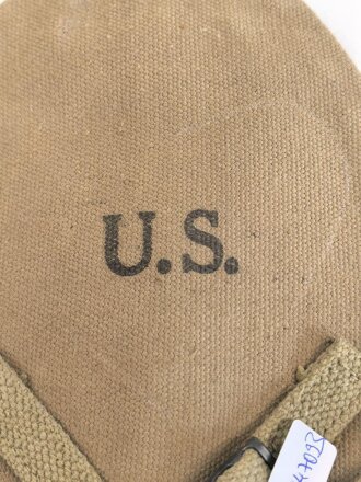U.S.Army , 1942 dated T handle shovel cover in very good condition