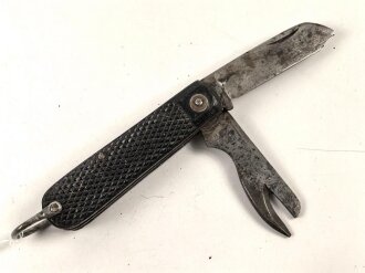 British 1943 dated military pocket knife, made by W & S Sheffield. Works just fine, uncleaned, Blade broken