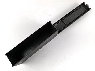 Waffenmeister Ergänzungskasten ( Patronenkasten 41 ) mit Aufschabloniertem " E"  für Waffenmeister. Originallack, guter Zustand, ungereinigt. "Wa 42"