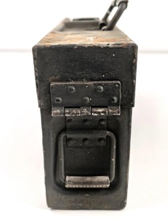 Waffenmeister Petroleumskasten ( Patronenkasten  ) mit Aufschabloniertem " P"  für Waffenmeister. Originallack, guter Zustand, ungereinigt. Datiert 1941