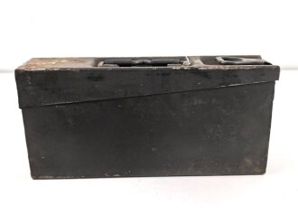 Waffenmeister Petroleumskasten ( Patronenkasten  ) mit Aufschabloniertem " P"  für Waffenmeister. Originallack, guter Zustand, ungereinigt. Datiert 1941