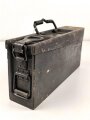 Waffenmeister Petroleumskasten ( Patronenkasten  ) mit Aufschabloniertem " P"  für Waffenmeister. Originallack, guter Zustand, ungereinigt. Datiert 1941