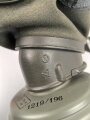 Gasmaske Wehrmacht in Bereitschaftsbüchse. Alle Teile 1937 und 1938 gestempelt. Weicher Maskenkörper