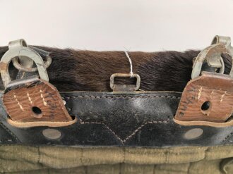 Tornister Wehrmacht, datiert 1942, guter Gesamtzustand, ungereinigtes Stück