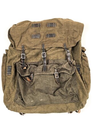 Rucksack für Angehörige von Gebirgstruppen der Wehrmacht. Guter Gesamtzustand, spätes Stück mit Reichsbetriebsnummer