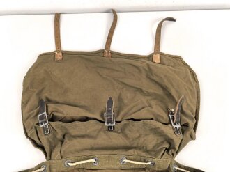 Rucksack für Angehörige von Gebirgstruppen der Wehrmacht. Guter Gesamtzustand, spätes Stück mit Reichsbetriebsnummer