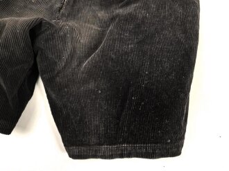 Hitlerjugend, schwarze, kurze Cordhose. Das RZM Etikett verwaschen, ungereinikgtes, getragenes Stück