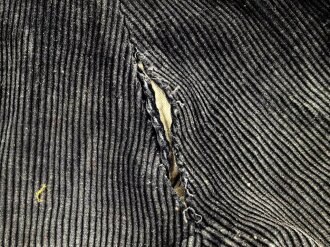 Hitlerjugend, schwarze, kurze Cordhose. Das RZM Etikett verwaschen, ungereinikgtes, getragenes Stück