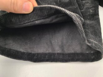 Hitlerjugend, schwarze, kurze Cordhose. Das RZM Etikett verwaschen, ungereinikgtes, getragenes Stück