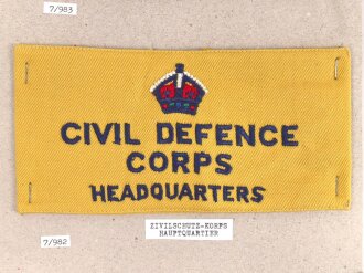 Großbritannien, Sammlung Armbinden Zivilschutz, auf Karton getackert