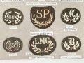 Großbritannien, Sammlung Ärmelabzeichen Heer, auf Karton getackert