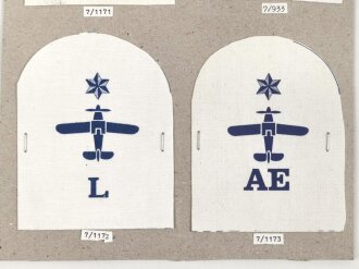 Großbritannien, Sammlung Ärmelabzeichen Marine, auf Karton getackert