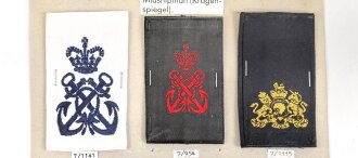 Großbritannien, Sammlung verschiedener Effekten Marine, auf Karton getackert