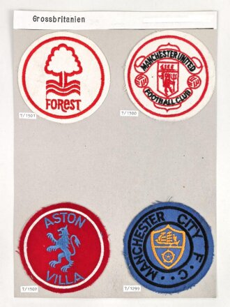 Großbritannien, Sammlung Abzeichen von Fußballvereinen , auf Karton getackert