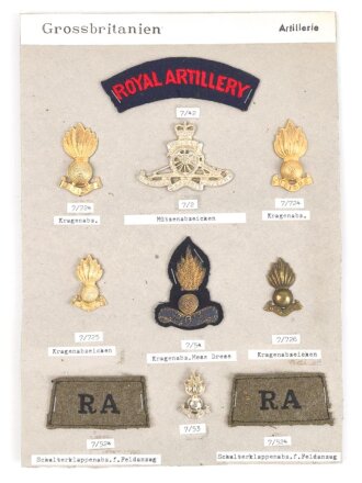 Großbritannien, Sammlung Mützenabzeichen und Rangabzeichen Artillerie, auf Karton getackert
