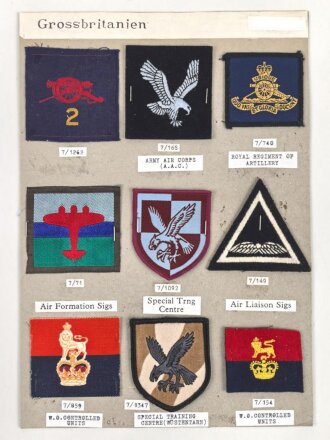 Großbritannien, Sammlung Ärmelabzeichen, auf Karton getackert