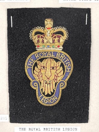 Großbritannien, Sammlung Ärmelabzeichen, auf Karton getackert