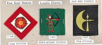Großbritannien, Sammlung Ärmelabzeichen " Home Districts ", auf Karton getackert