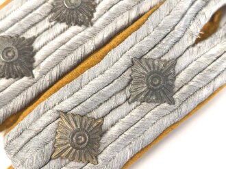Luftwaffe, Paar Schulterklappen für einen Hauptmann, fliegendes Personal oder Fallschirmjäger