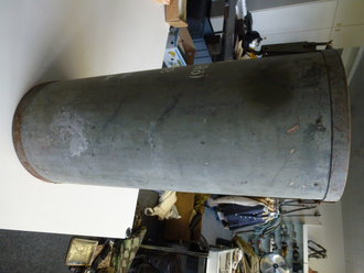 Behälter Hülsenkart ( Rö) 21 cm Mörser 18, datiert 1944. Höhe 62cm  ( Rö = Röchlinggranate , Betonbrechende Granate ) Seltenes Stück