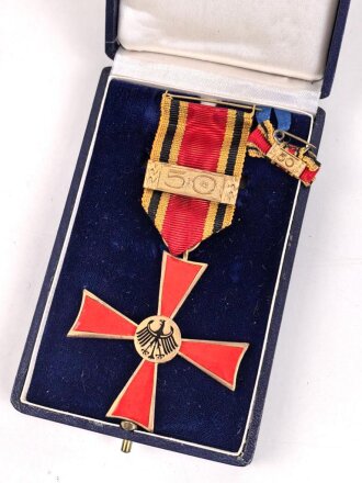 Bundesrepublik Deutschland, Verdienstkreuz am Bande des...