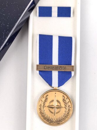Bundeswehr, Einsatzmedaille KOSOVO mit Bandspange im Etui