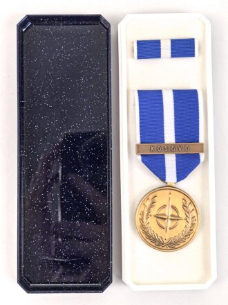 Bundeswehr, Einsatzmedaille KOSOVO mit Bandspange im Etui