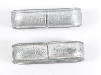 Paar Ersatzteile für Gehänge zum Dolch für Offiziere des Heeres, jeweils Zink versilbert