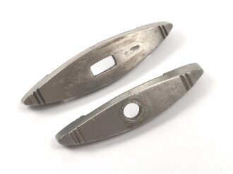 Paar Schiffchen für einen SS Dienstdolch, " III"