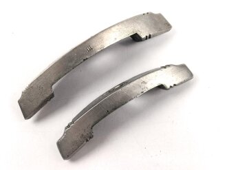 Paar Schiffchen für einen SS Dienstdolch, " III"