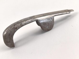 Eisernes Gefäß für einen Säbelgriff. Gesamthöhe 12cm