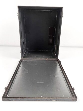 Gehäuse  für Funk Horch Empfänger a ( Fu.H.E.a) Originallack, zusammengehörig
