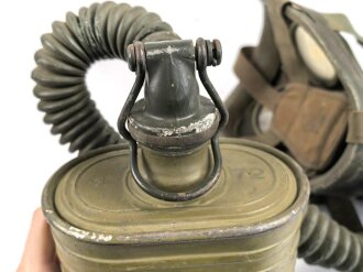 Niederlande, Gasmaske Modell G .Maske und Schlauch ausgetrocknet, datiert 1937