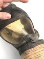 Japan, Zivilschutz / Luftschutz Gasmaske. Gummi zum Teil rissig und angetrocknet