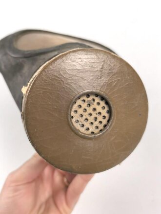 Japan, Zivilschutz  / Luftschutz Gasmaske. Gummi zum Teil rissig und angetrocknet