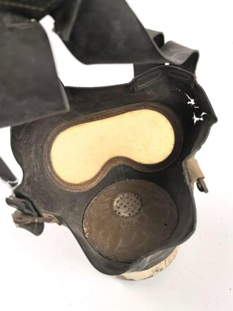 Japan, Zivilschutz  / Luftschutz Gasmaske. Gummi zum Teil rissig und angetrocknet