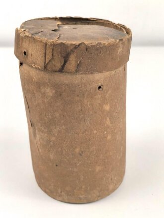 Japan, Zivilschutz / Luftschutz Gasmaske. Maskenkörper weich und unbeschädigt. In Pappverpackung, der Deckel defekt
