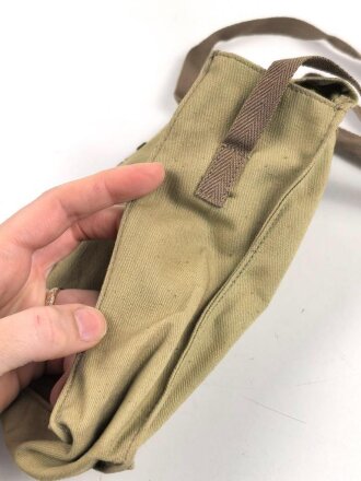 Japan, Bereitschaftstasche für eine Zivilschutz / Luftschutz Gasmaske.